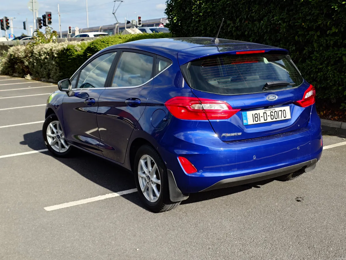 181 Ford Fiesta 1.1 Petrol 85PS ZETEC - Image 5