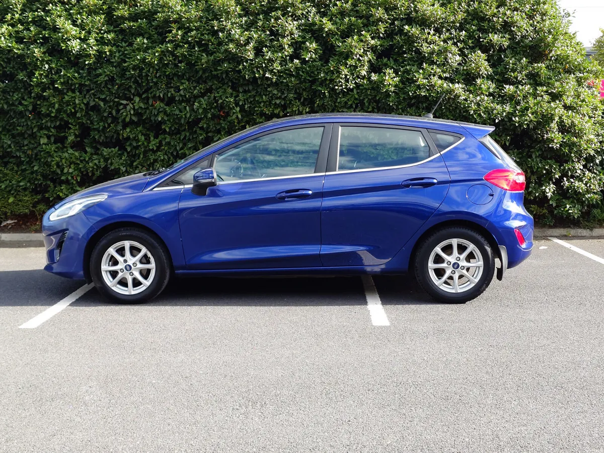 181 Ford Fiesta 1.1 Petrol 85PS ZETEC - Image 4