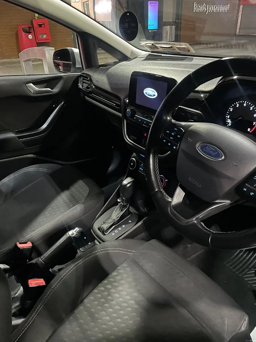 Ford Fiesta 2017 AUTOMATIC - Image 5