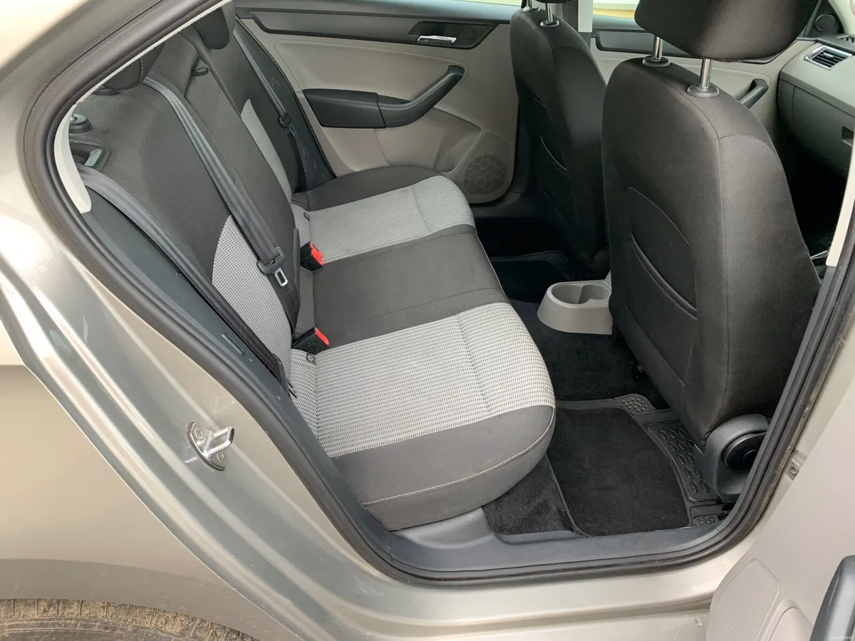 SEAT Toledo 2013 Nct 05/27 Tax04/27 195000km - Image 6