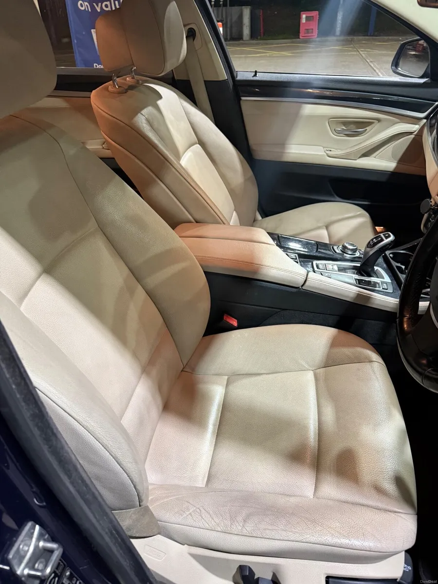 BMW 5-Series 2011 - Image 6