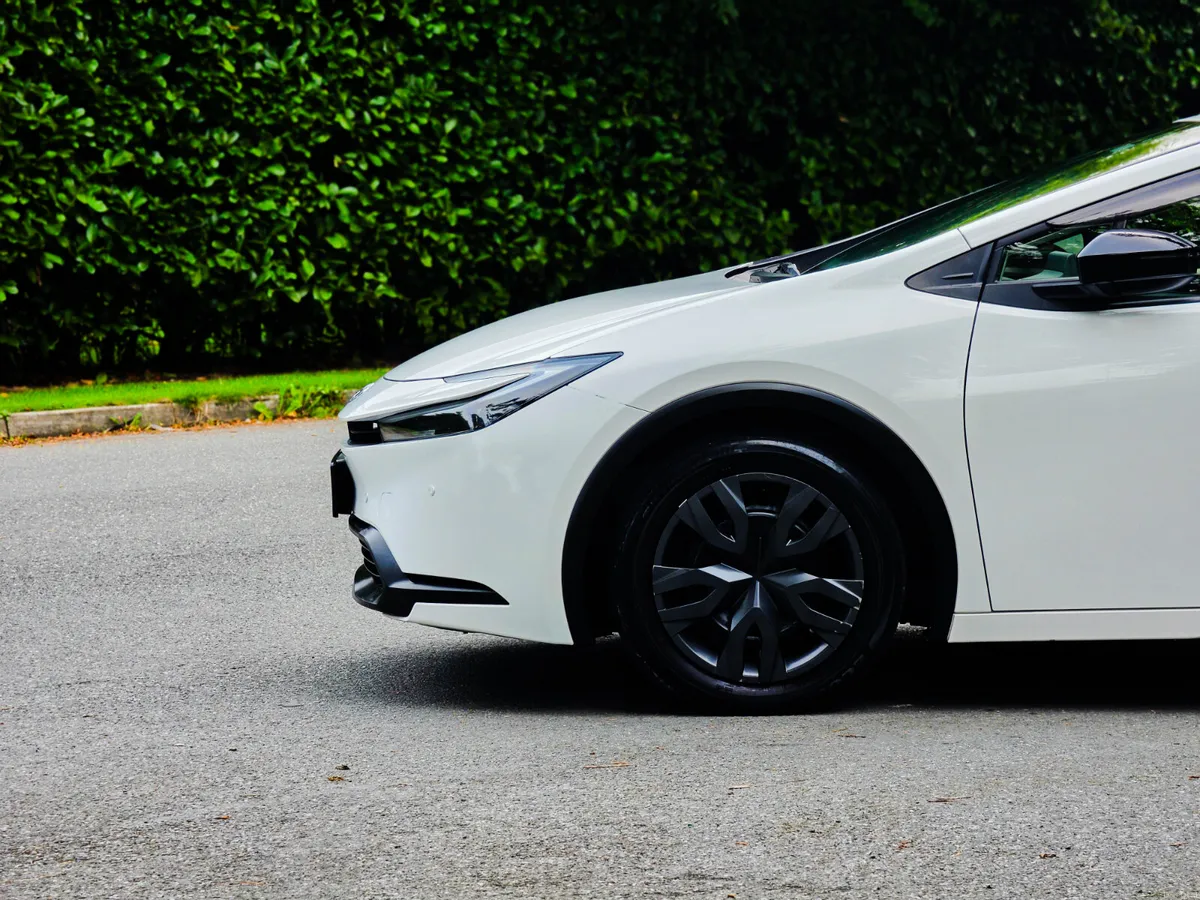 2023 Toyota Prius 1.8 Petrol Hybrid Automatic - Image 6
