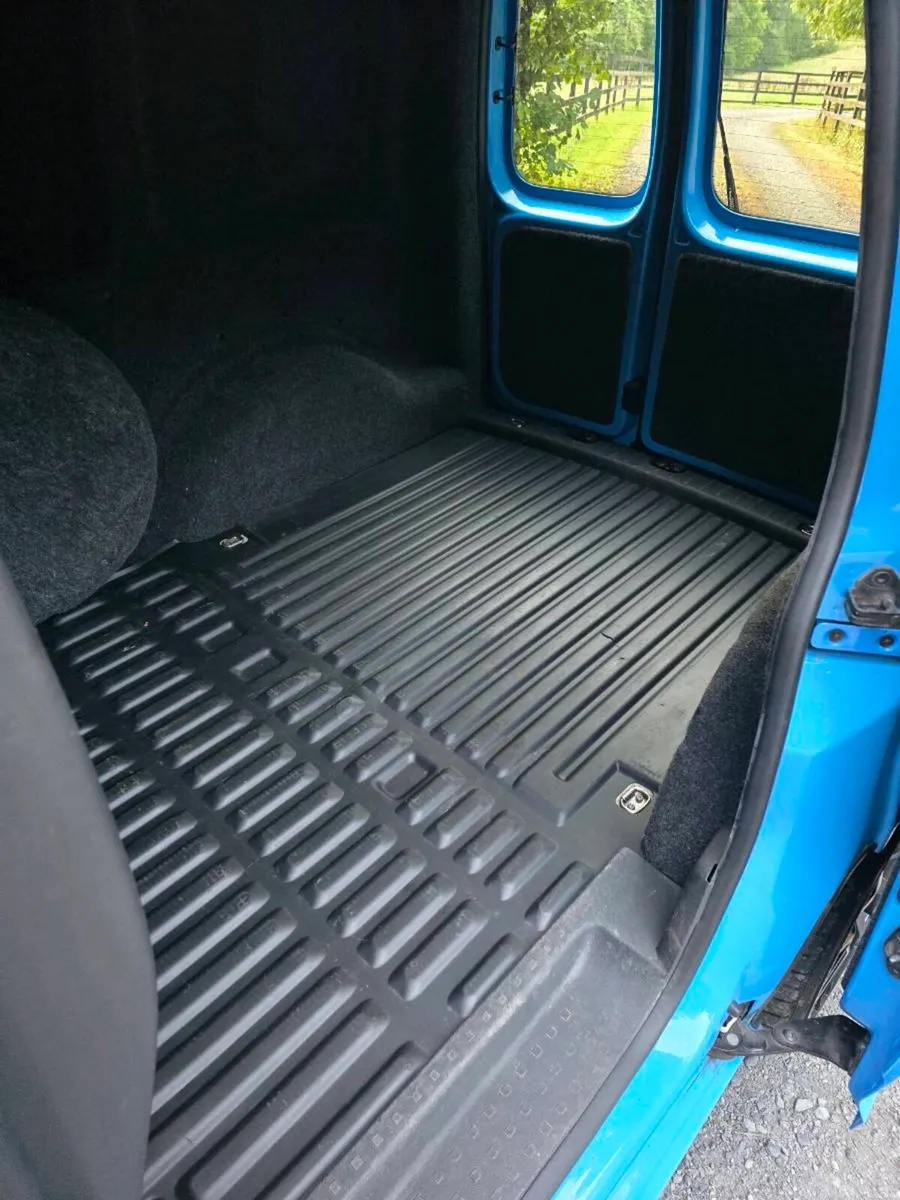VW Caddy - Image 6