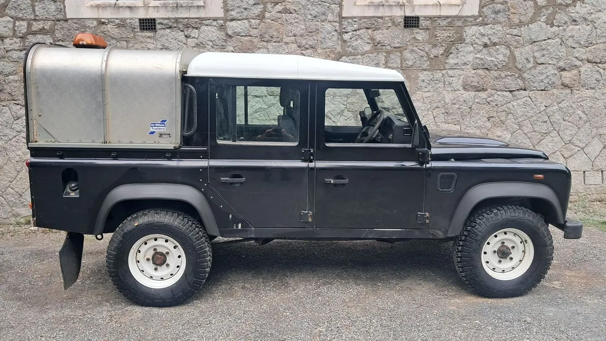 Land Rover Defender 2014 Double Cab Pickup - Image 2