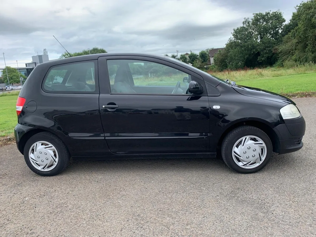 Volkswagen Fox 2010 - Image 2