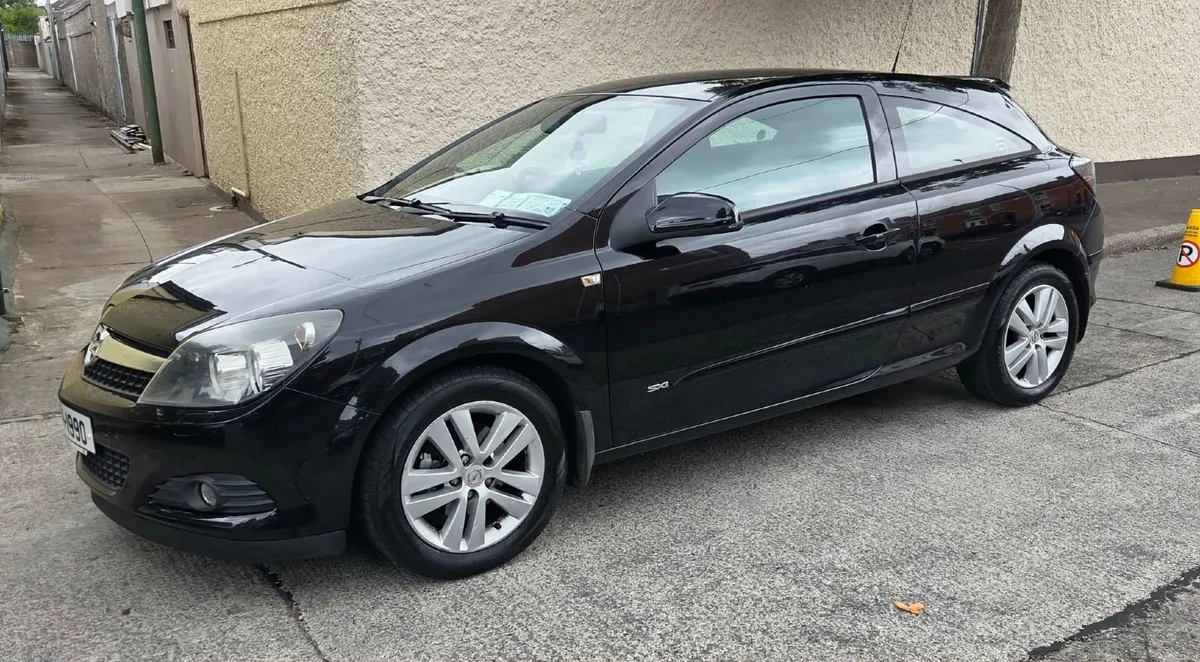 Opel Astra GTC - Image 4