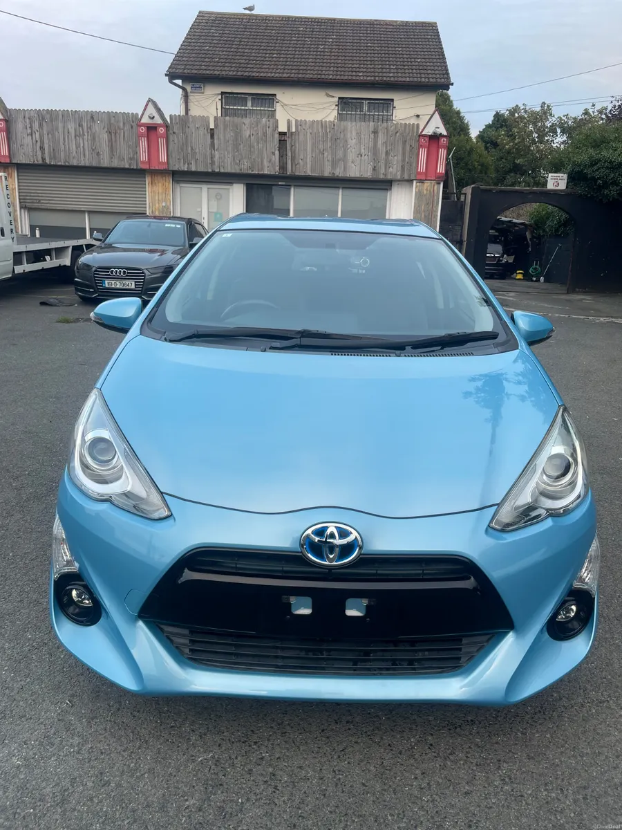 2015 Toyota aqua low mileage 21k push start - Image 3