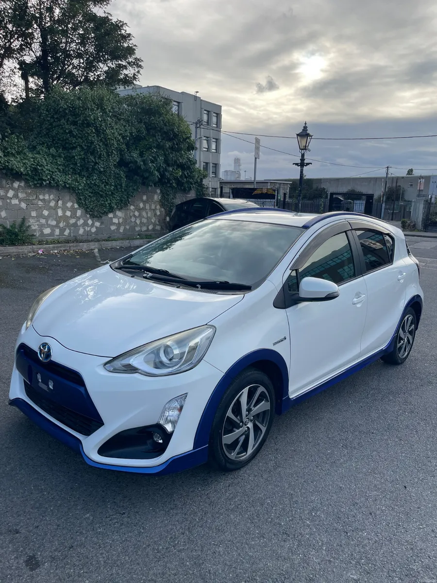 2015 Toyota aqua urban push button - Image 4