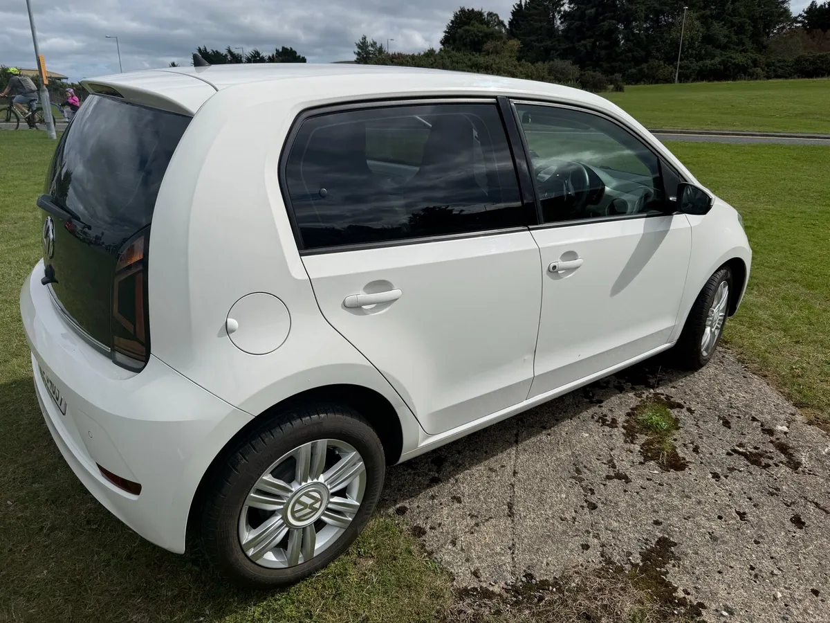2017 Volkswagen High Up! 1.0 Petrol Automatic - Image 6