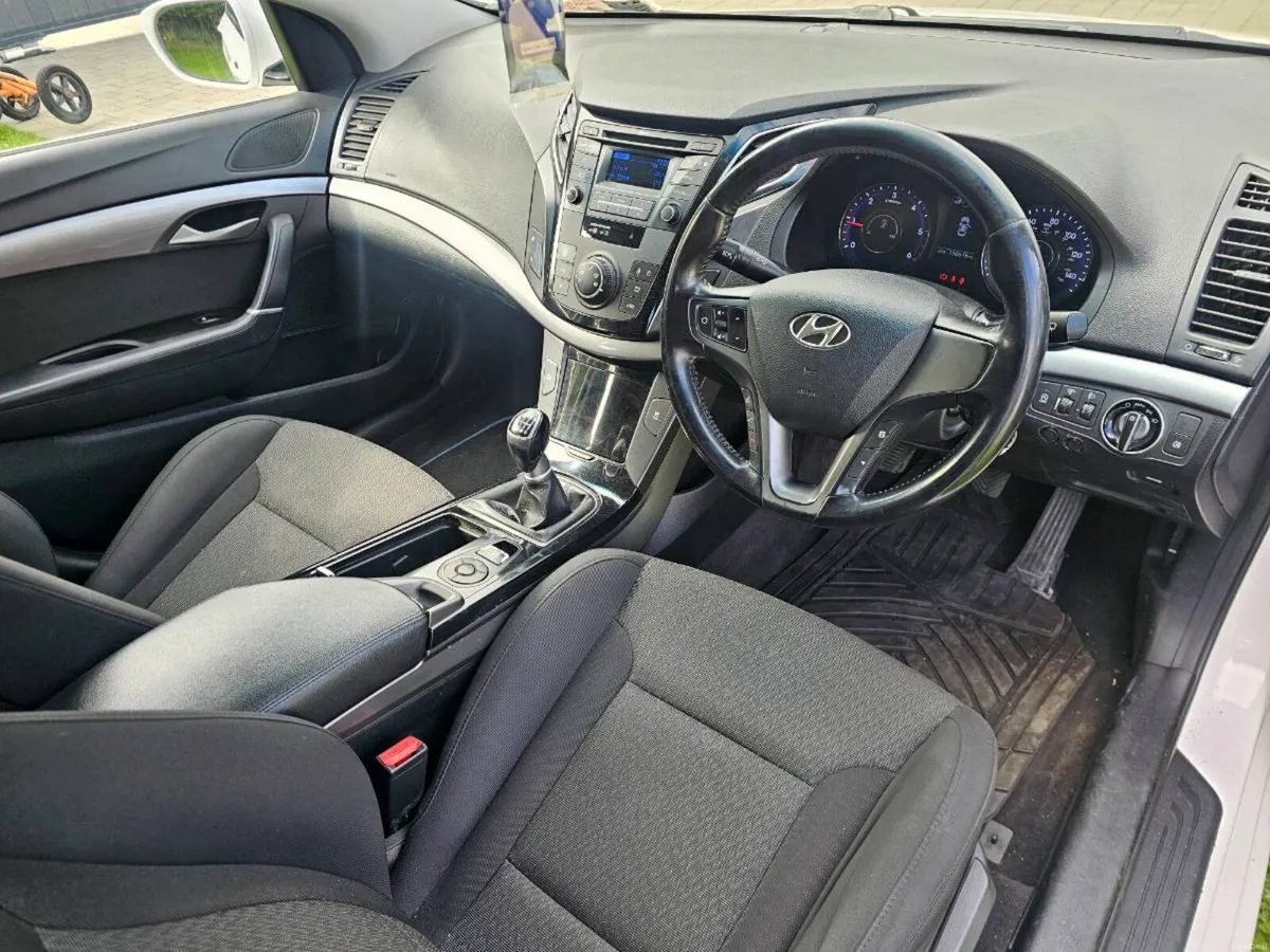 152 Hyundai i40 diesel New nct 10-27 - Image 5