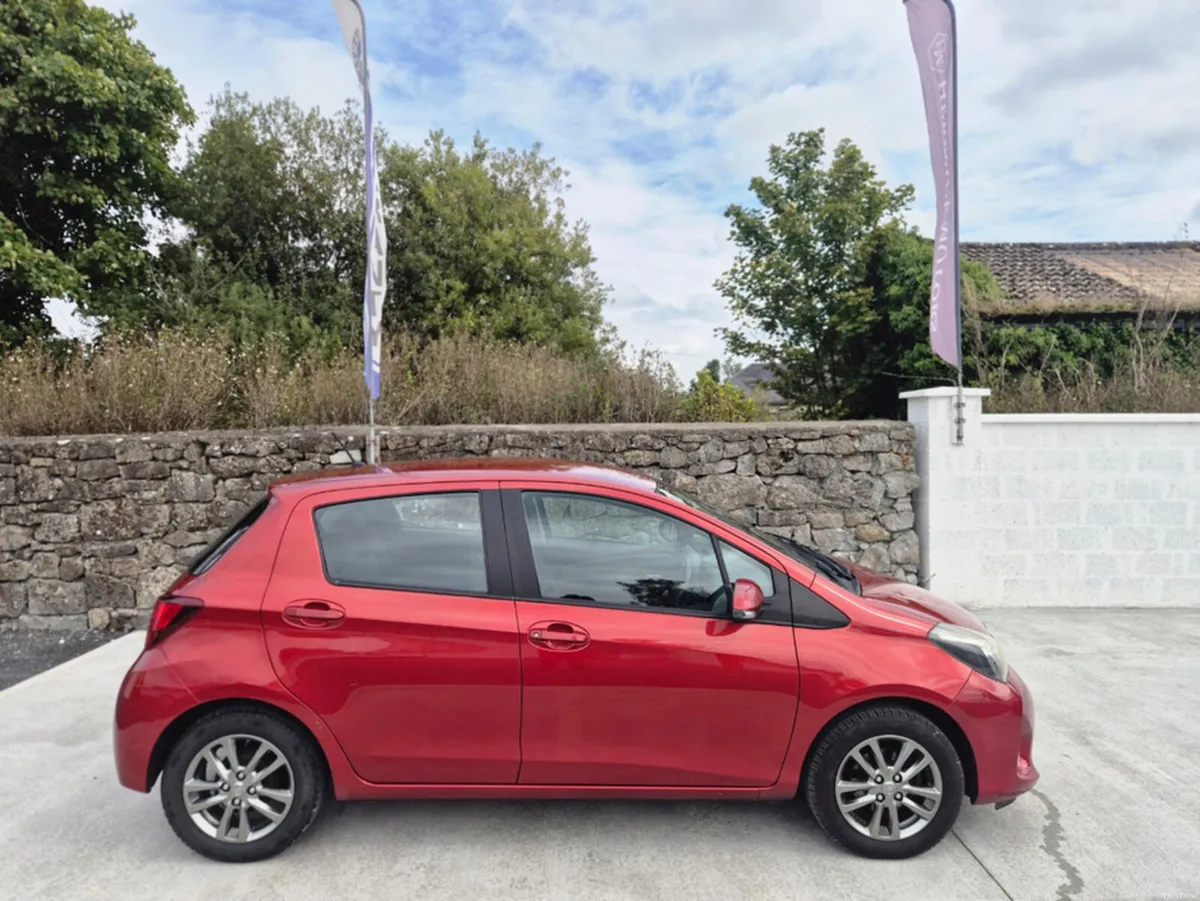 Toyota Yaris 1.33 VVTI ICON 5DR 99BHP - Image 1