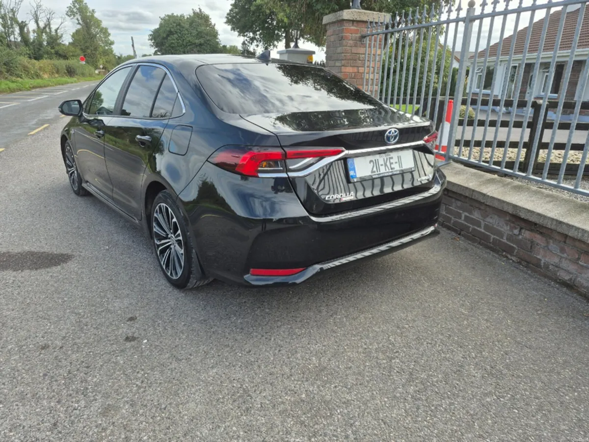 Toyota Corolla HYB LUNA SPORT 4DR AUTO - Image 3