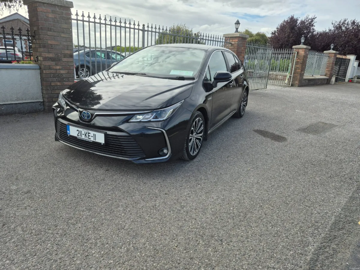 Toyota Corolla HYB LUNA SPORT 4DR AUTO - Image 2