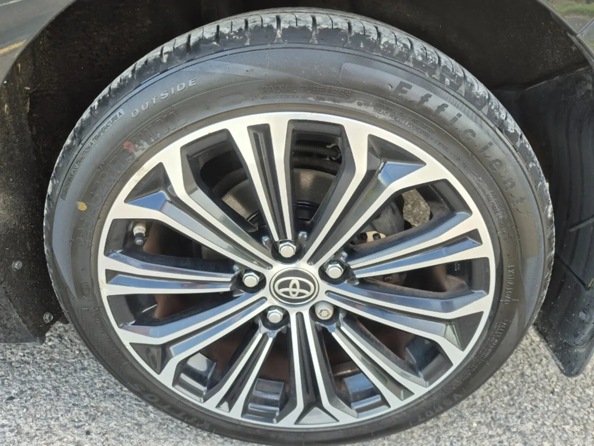 Toyota Corolla Luna Sport Hybrid Automatic - Image 4
