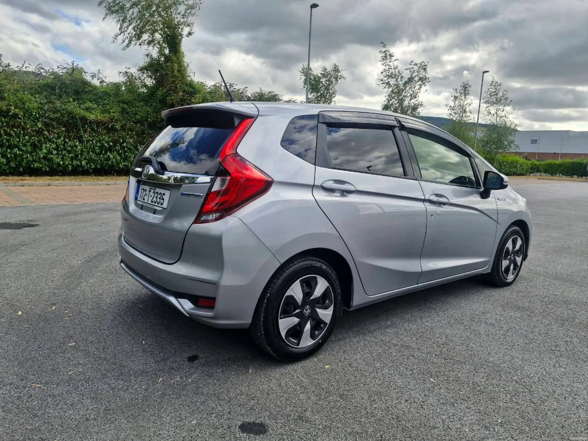 2017 Honda Fit 1.5 Hybrid Automatic - Image 3