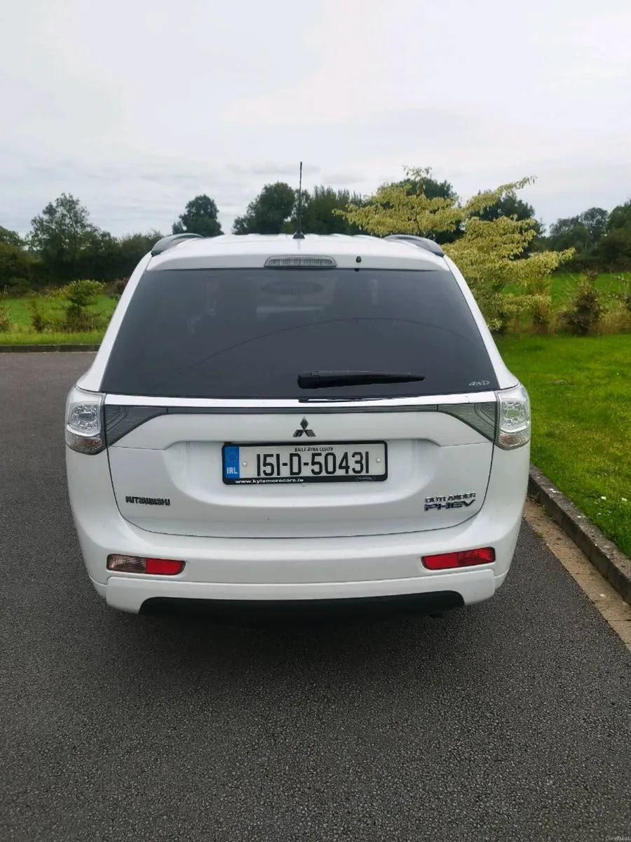 Outlander PHEV - Image 3