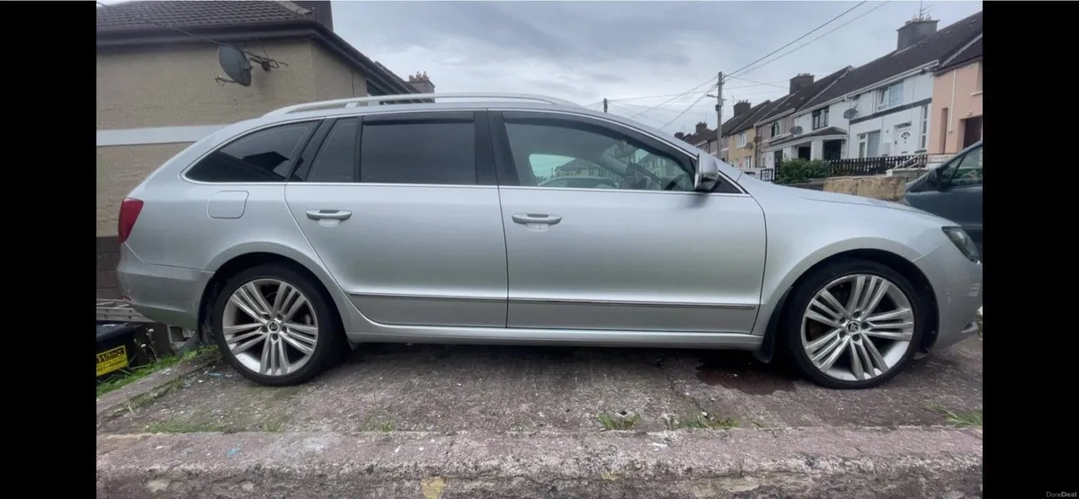 Skoda Superb Estate 2.0 TDI 170bhp - Image 2