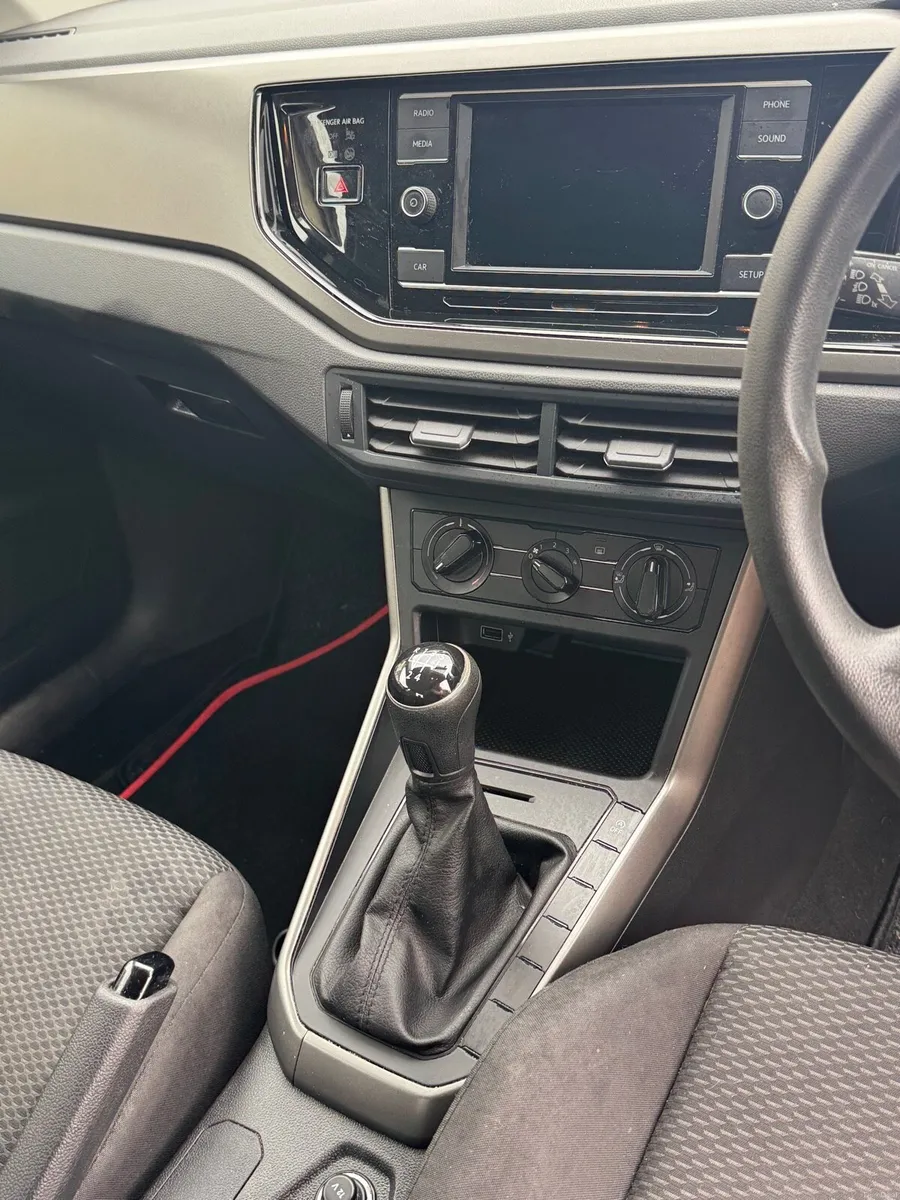 2019 Volkswagen Polo - Image 5