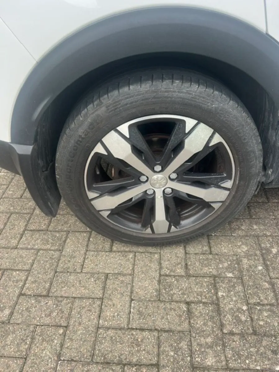 PEUGEOT 3008 1.6 HDI ALLURE - Image 4