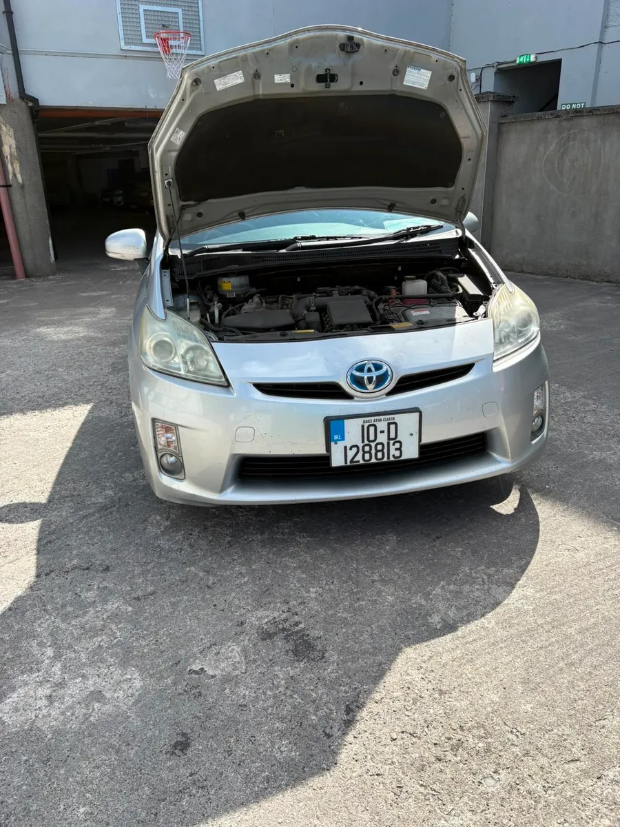 Toyota 2010 - Image 1