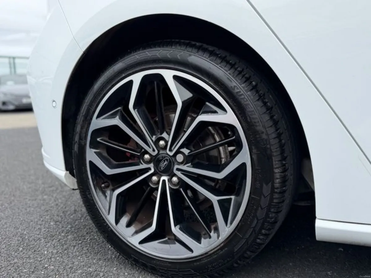 Ford Focus ST-LINE X TDCI - Image 6