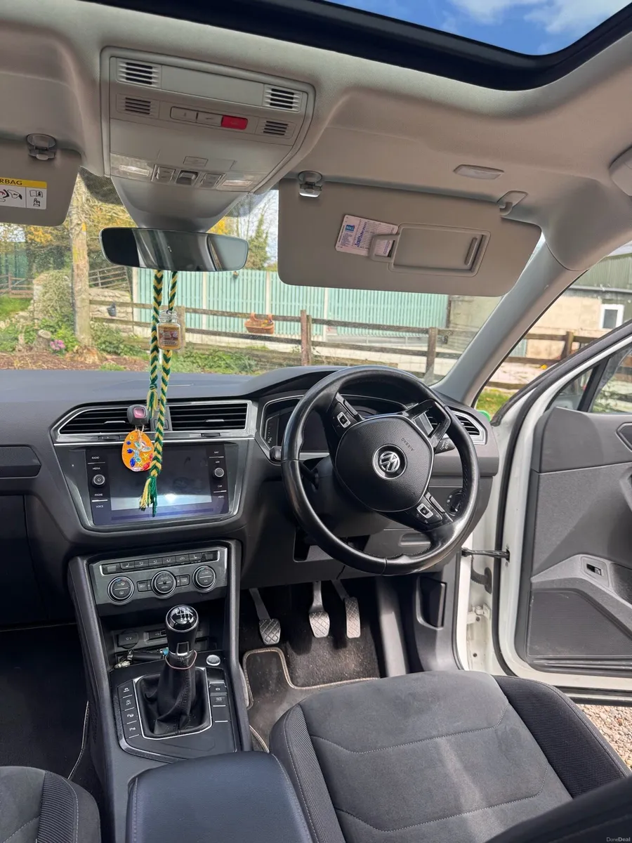 Volkswagen Tiguan  R LINE - Image 6