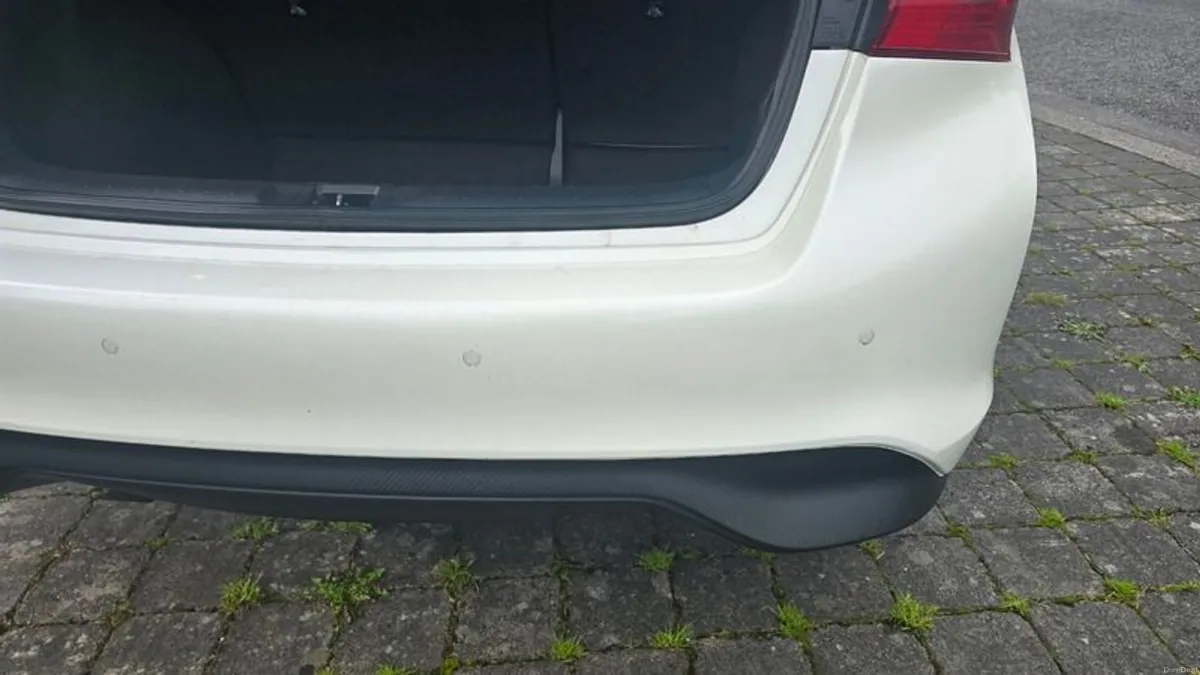 2014 Nissan Pulsar 1.5 Diesel - High Spec - Image 6