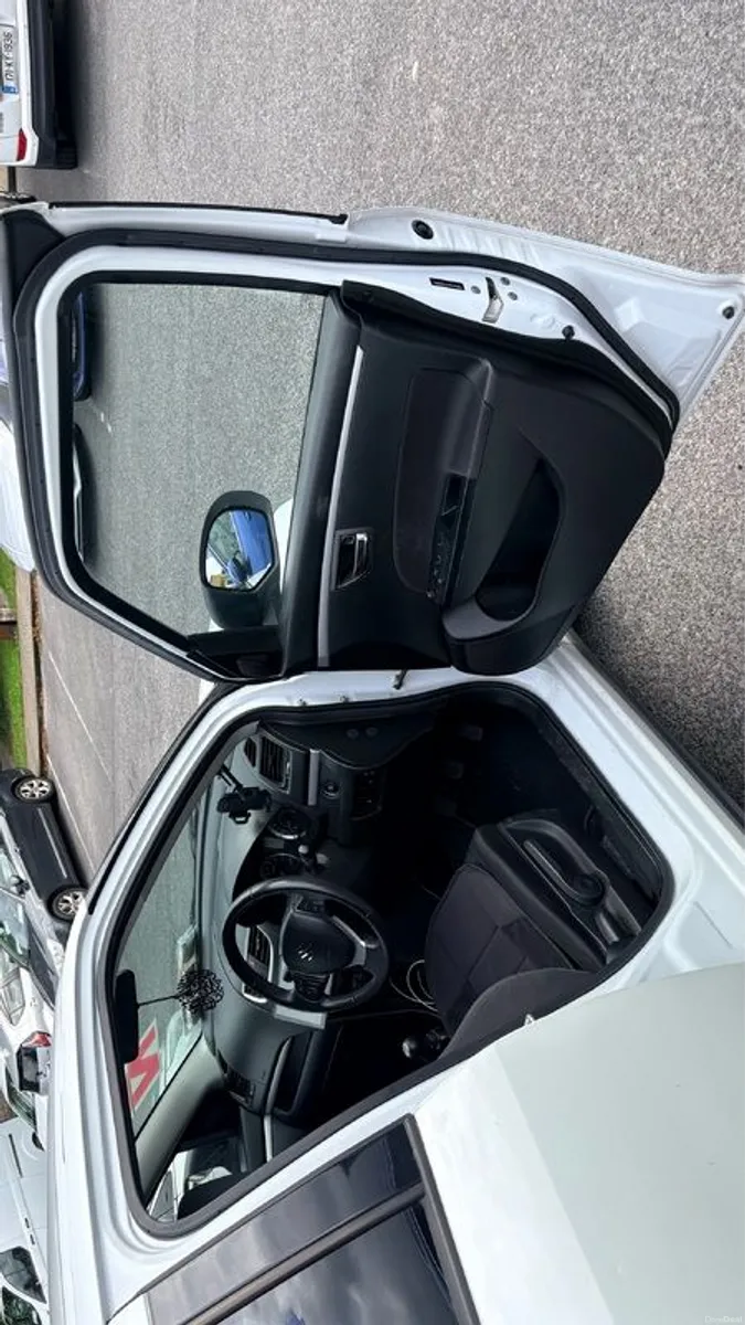 2015 Suzuki Swift - Image 5