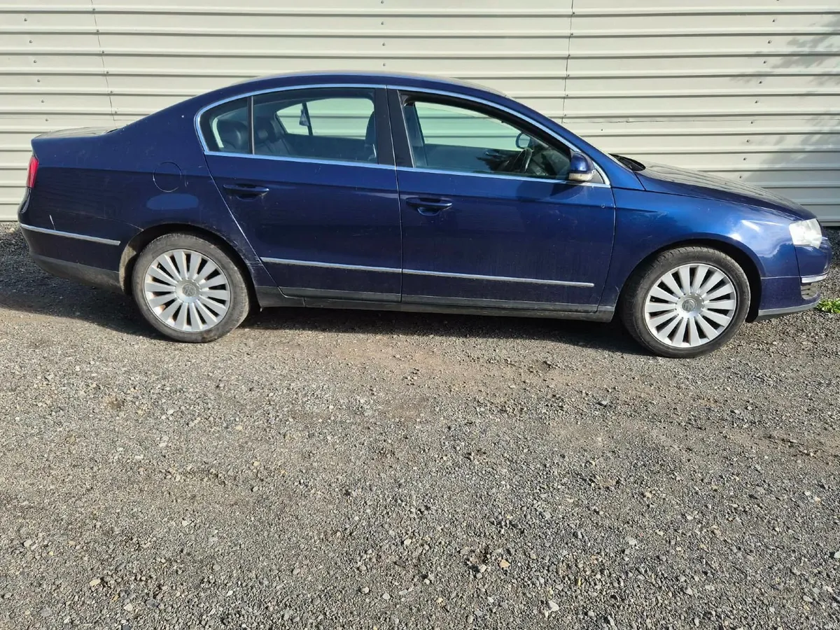 Volkswagen Passat 2009 - Image 3