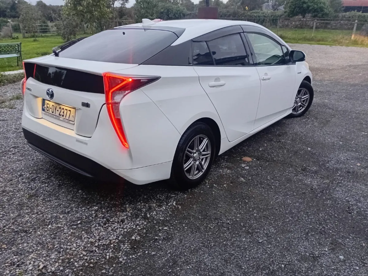 Toyota Prius 2016 - Image 6