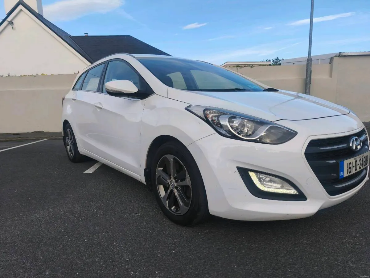 Hyundai i30 ,,,, trade in to clear - Image 3