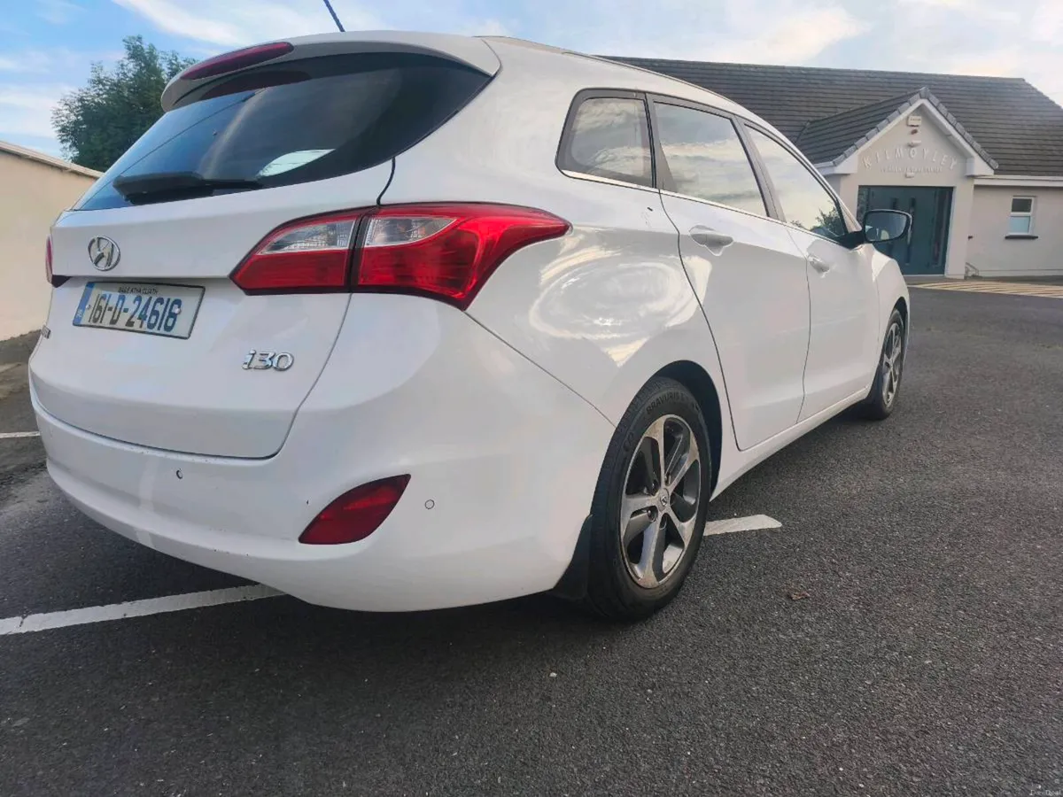 Hyundai i30 ,,,, trade in to clear - Image 5