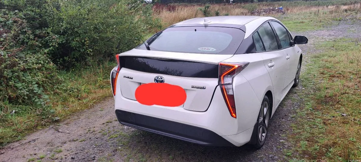 Toyota Prius for spares or repair - Image 3