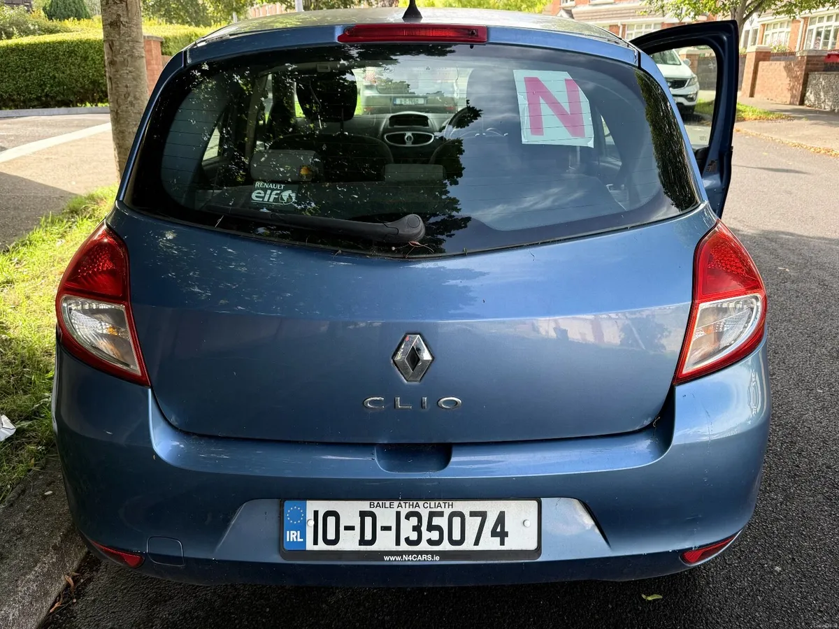 Renault Clio 2010 - Image 2