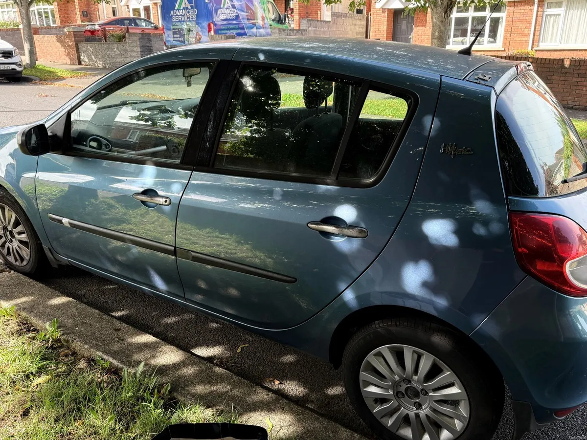 Renault Clio 2010 - Image 6