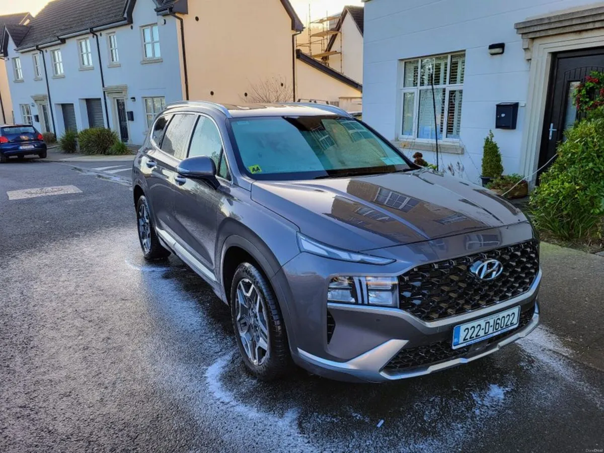 Hyundai Santa Fe 2022 PHEV 7 Seats - Image 6
