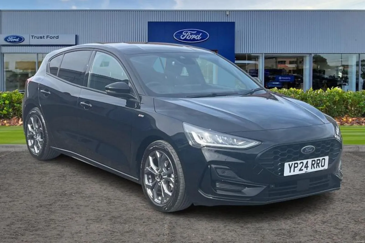 Ford Focus 1.0 EcoBoost Hybrid mHEV 155 ST-Line 5d - Image 1