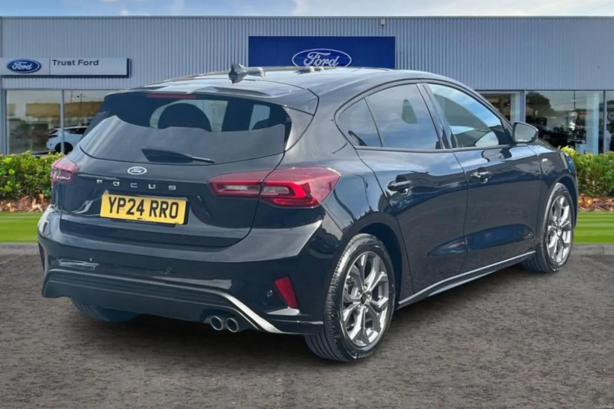 Ford Focus 1.0 EcoBoost Hybrid mHEV 155 ST-Line 5d - Image 4