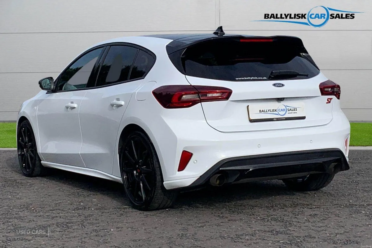 Ford Focus 2.3T EcoBoost 280PS ST (+ Track Pack) i - Image 2