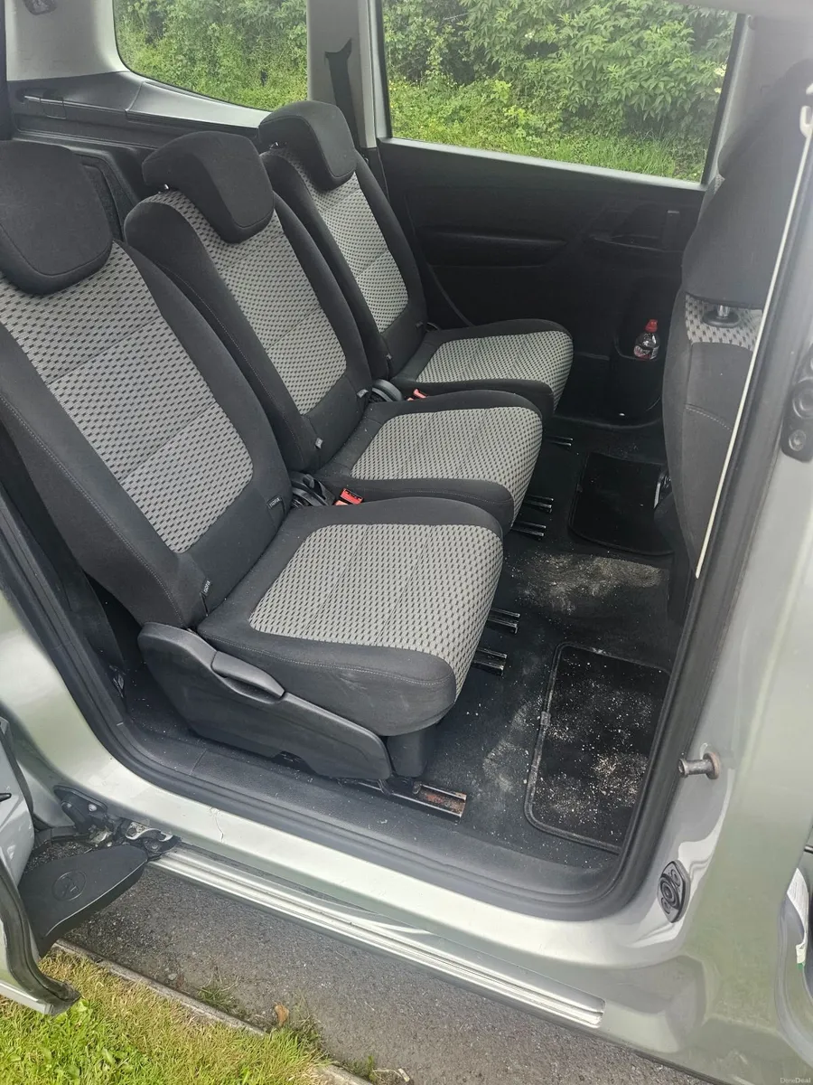 Volkswagen Sharan 2012 - Image 5