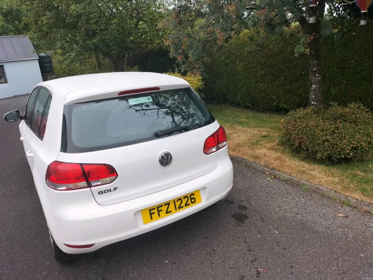 2011 Volkswagen Golf - Image 3