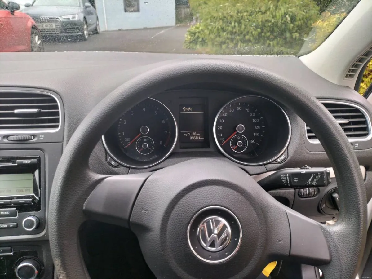 2011 Volkswagen Golf - Image 6