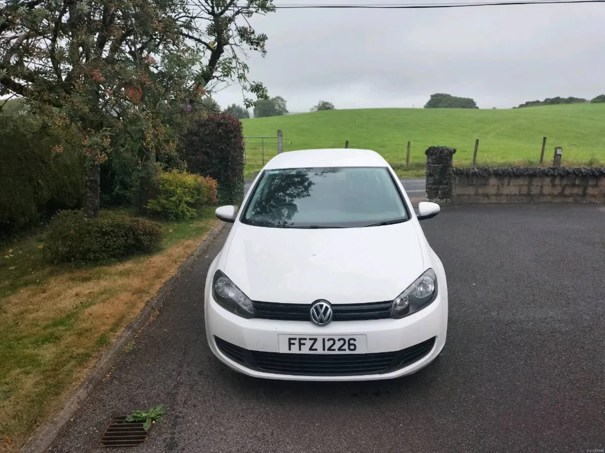 2011 Volkswagen Golf - Image 1