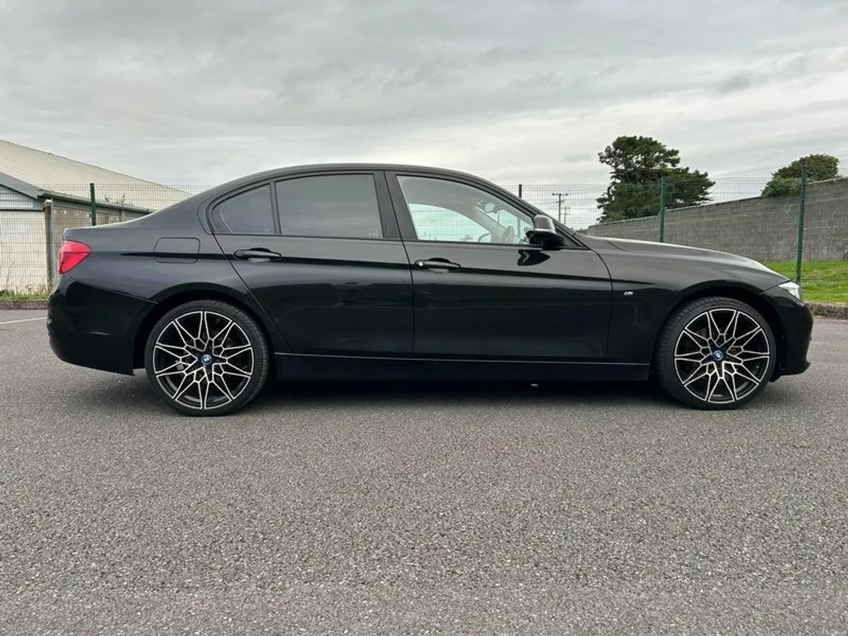 Bmw 318d 2016 - Image 3