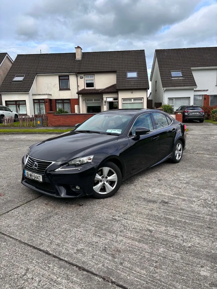 Lexus IS300H NCT 08/2027 tax 04/2027 - Image 2