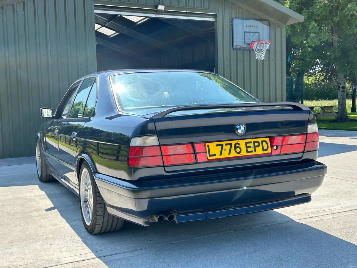 Car - Image 4