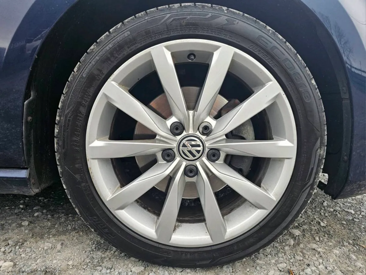 VW Golf Highline only 217,000kms. NCT 16/01/27 - Image 5