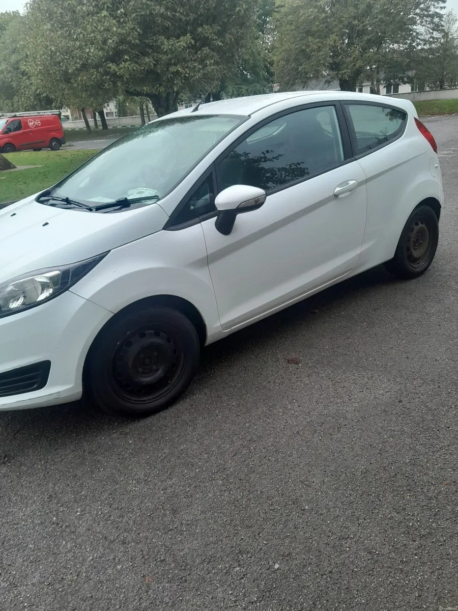 Ford Fiesta 2015 - Image 1