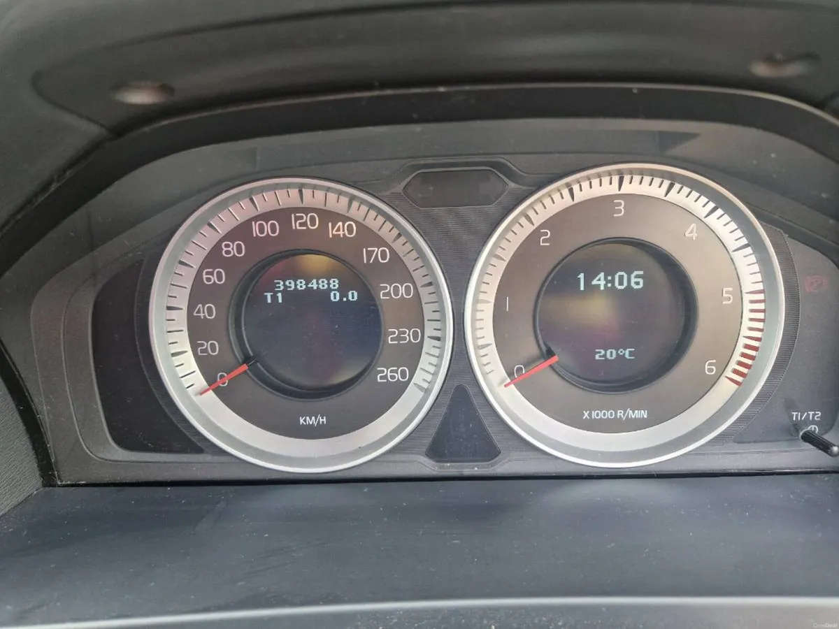 Volvo v60 - Image 6