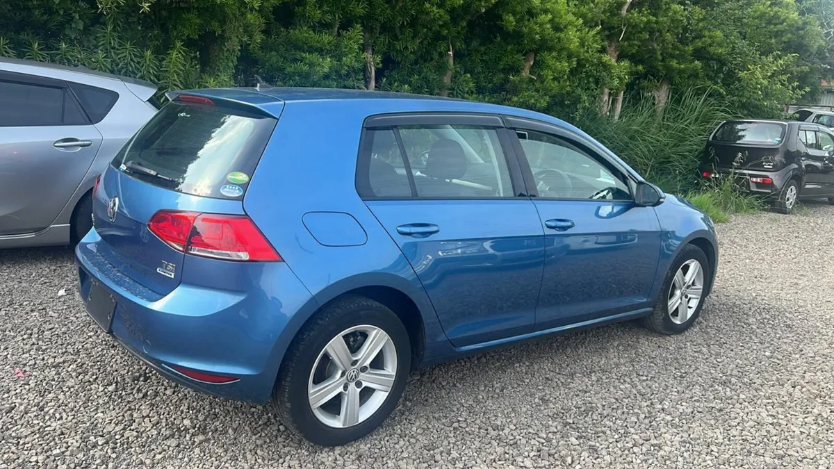 Volkswagen Golf 2015, 1.2 5DR AUTO LOW KM. 36000km - Image 3